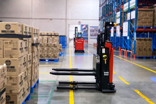 Why AMR Robots Are the Key to Smart Warehouse Management