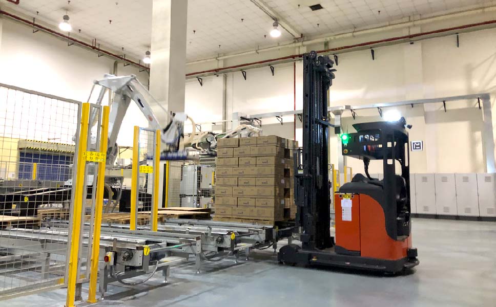Smart Warehousing Solutions: Transforming Material Handling with Warehouse Robots