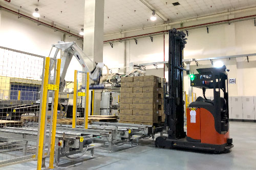 Smart Warehousing Solutions: Transforming Material Handling with Warehouse Robots