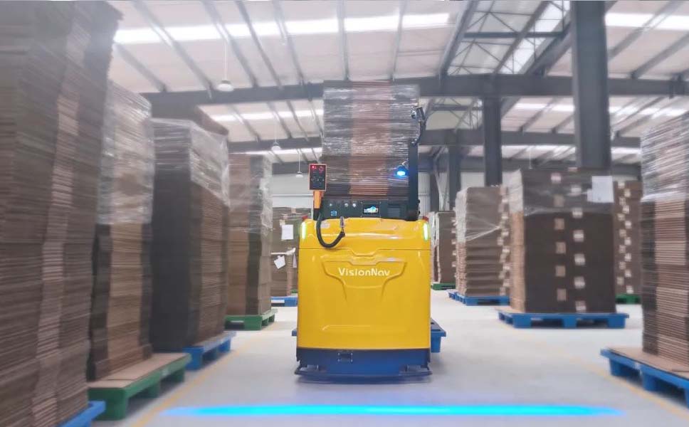 Robotics in Warehouse Logistics: The Key to Gaining a Competitive Edge