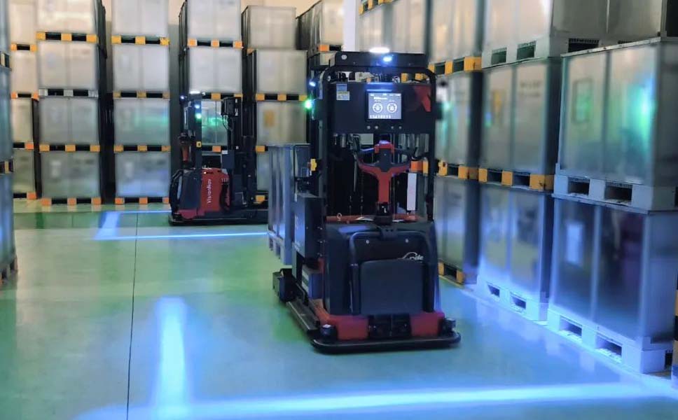 Revolutionizing Manufacturing: The Impact of Autonomous Guided Vehicles
